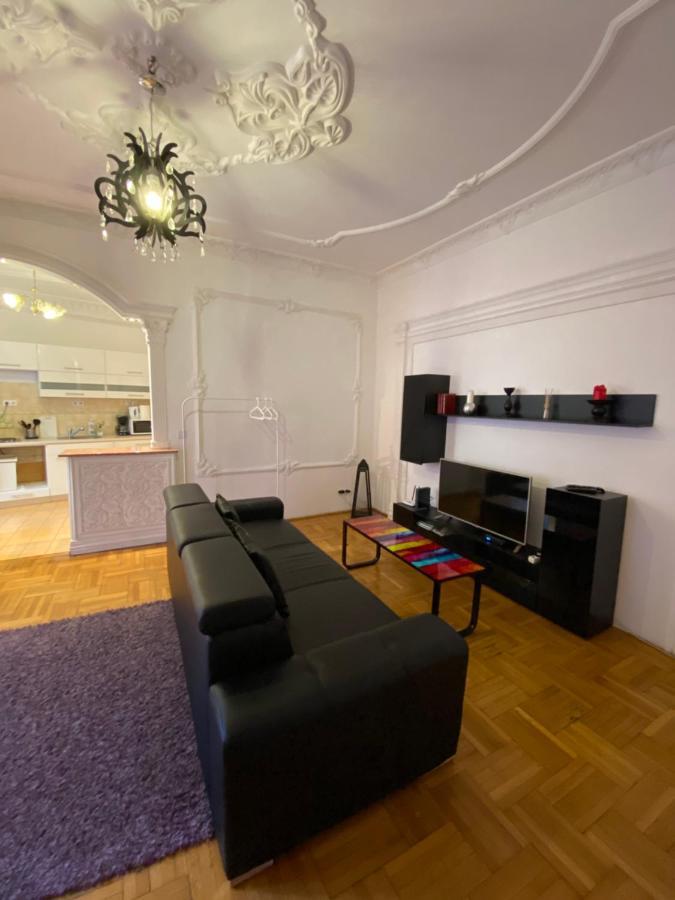 Promenade Guesthouse Near The Danube บูดาเปสต์ ภายนอก รูปภาพ